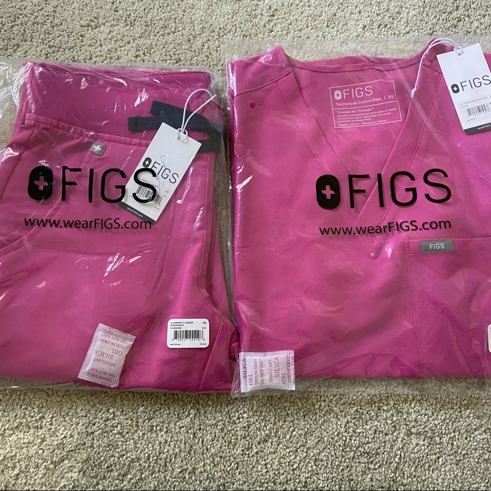 Figs Electric Pink Scrub Set